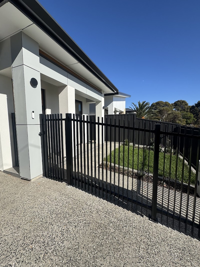 2NET Landscaping - Fencing, Decking, Retaining Walls, Paving, Lawn, Smart Irrigation landscaping work in Adelaide