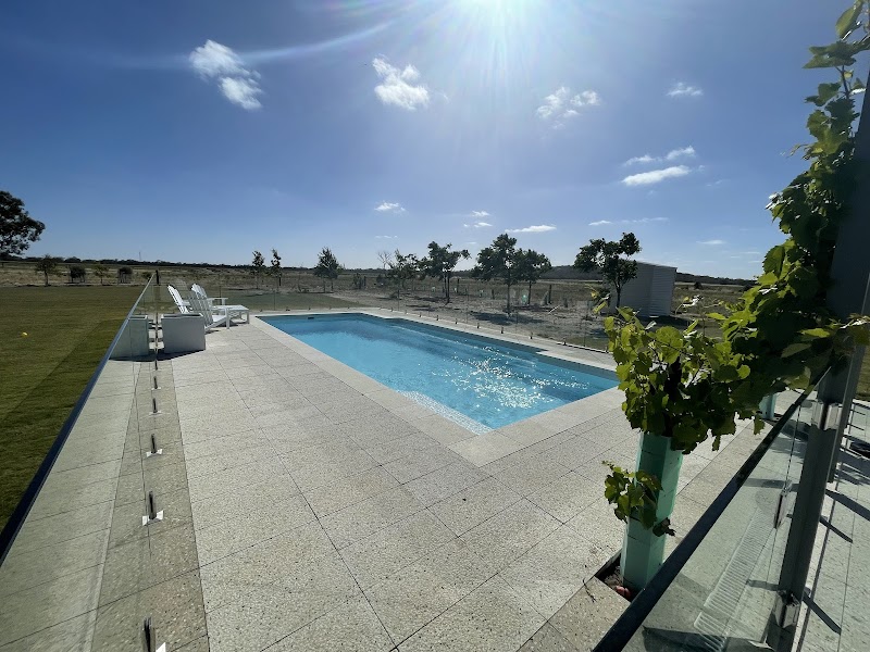 ADELAIDE FIBREGLASS POOLS pool builder work in Kingswood