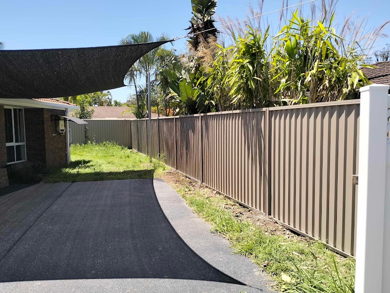 Affordable fencing goldcoast fencing work in Upper Coomera