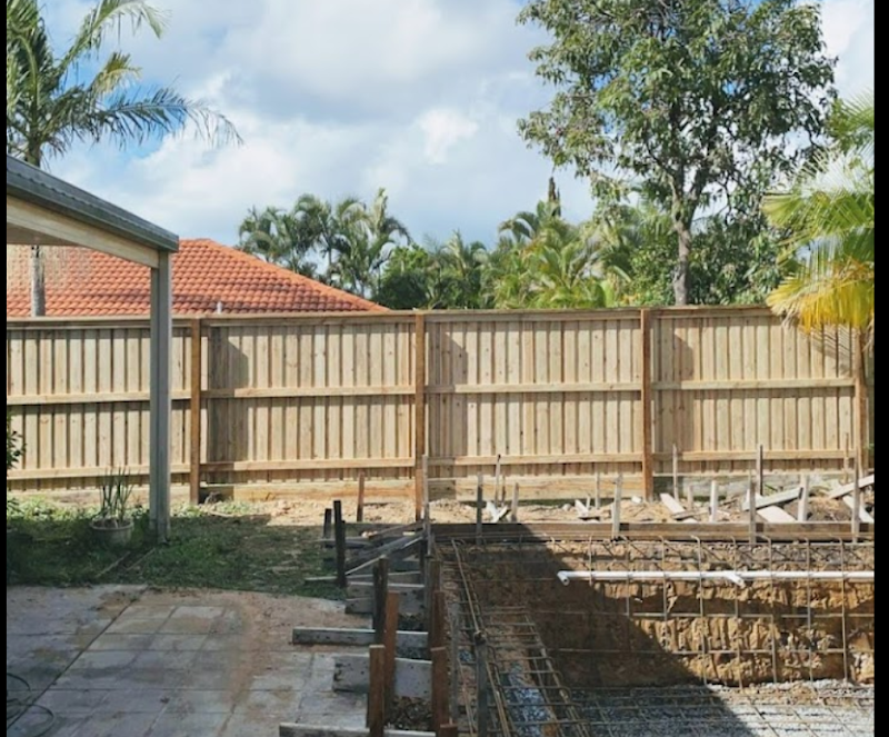 Affordable fencing goldcoast fencing work in Upper Coomera