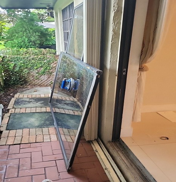 AGR Windows & Doors Glass Repairs Adelaide glass & glazier work in Adelaide