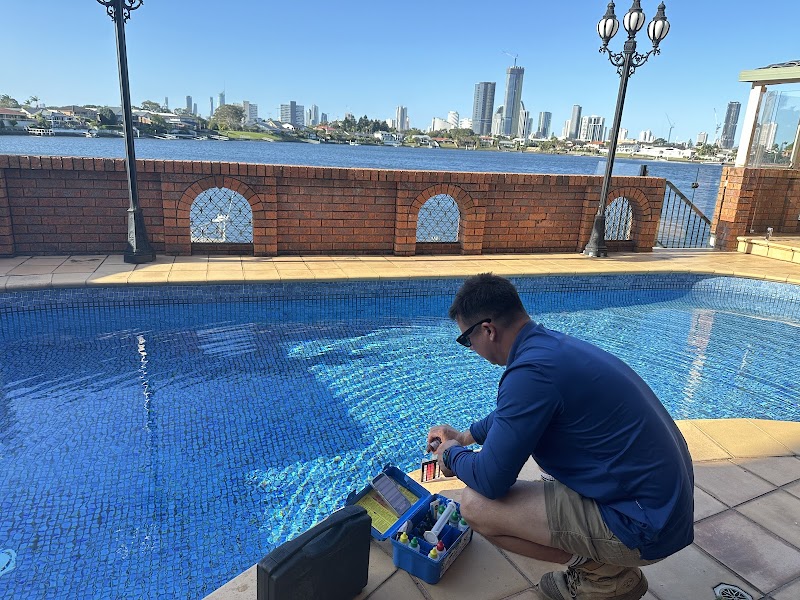 Aqua Luxe Pool Care pool maintenance work in Mermaid Waters