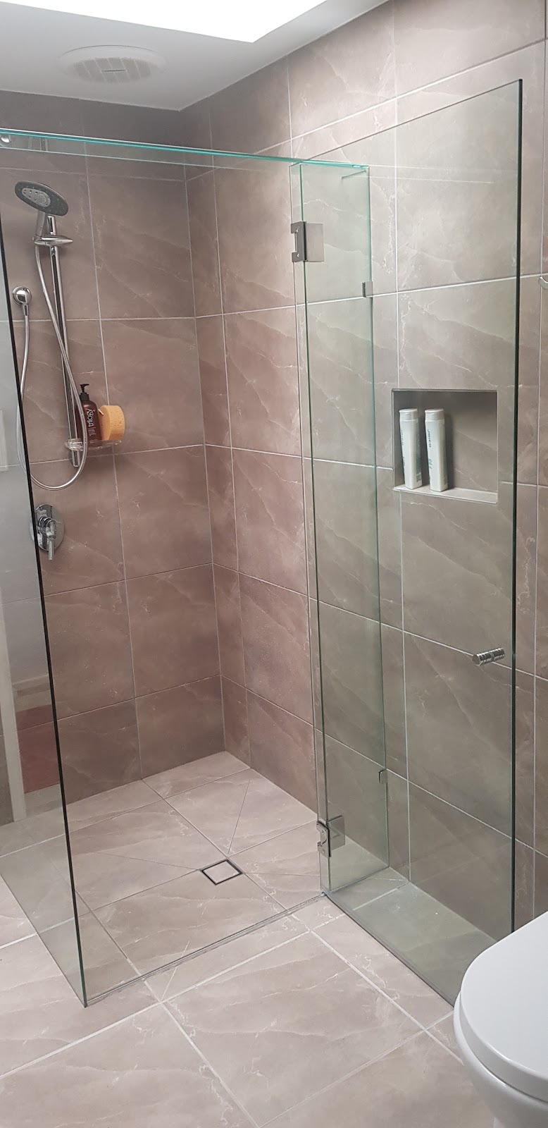 Aspects Glass glass & glazier work in Oxenford