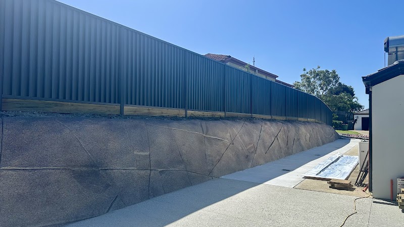 Aussie Fencing Gold Coast fencing work in Pacific Pines