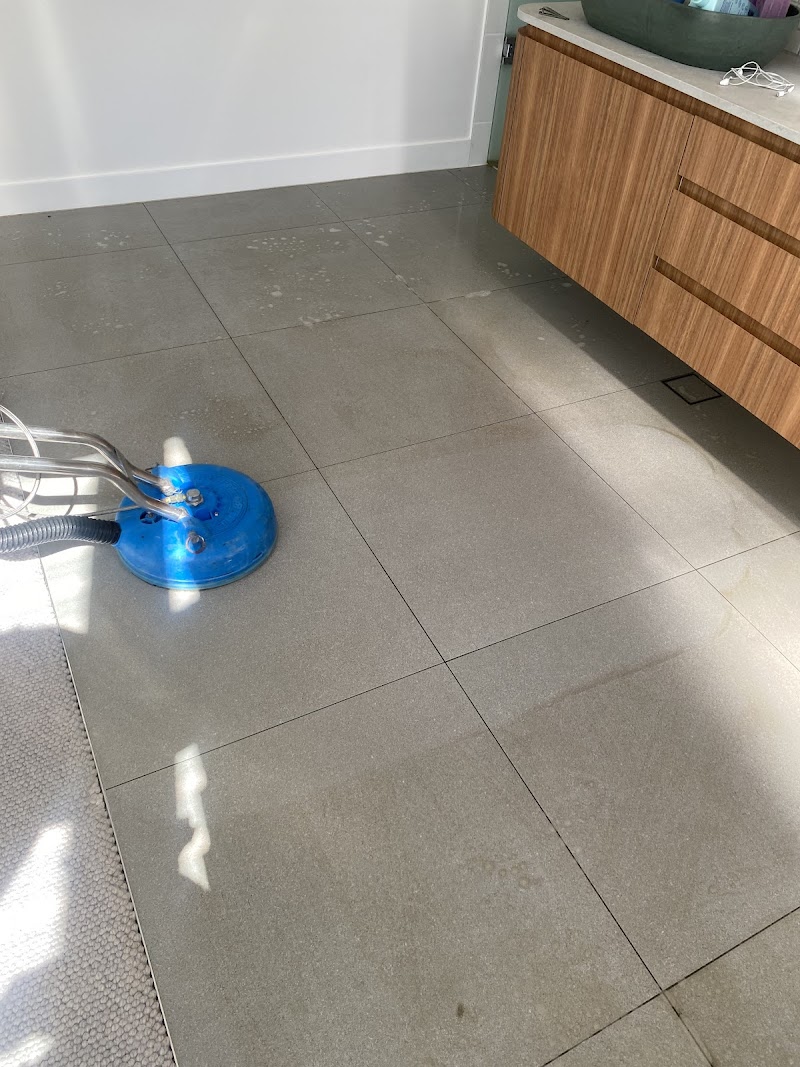 Carpet Ninja and Pest Control Gold Coast carpet cleaning work in Surfers Paradise