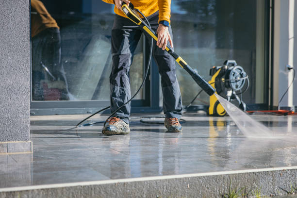 Gold Coast Pressure Cleaner pressure washing work in Palm Beach