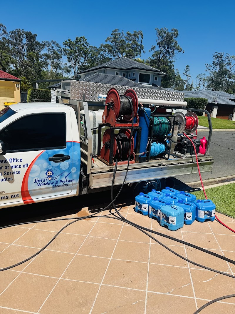 Gold Coast Window and Pressure Cleaning gutter cleaning work in Mermaid Waters