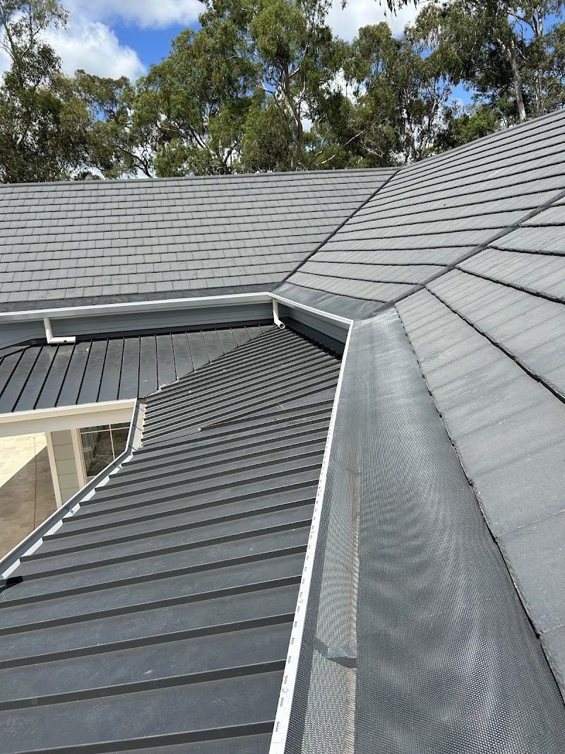 Gutter Guard Gold Coast gutter cleaning work in Helensvale