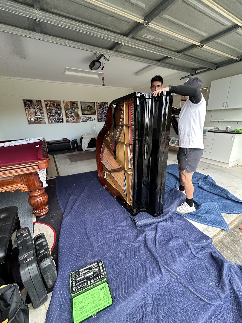 Oncall Movers removalist work in Labrador