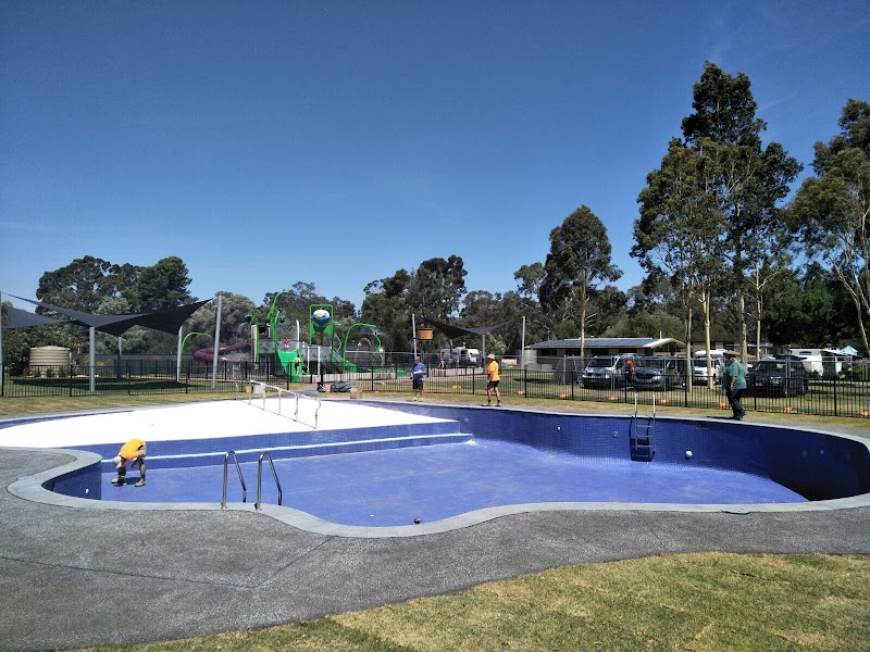 Peressin Pools