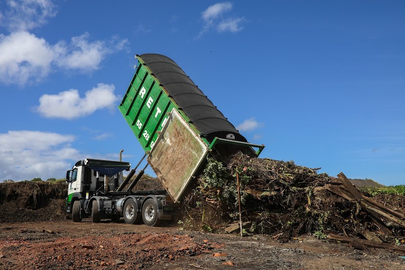 Retrac Skips Gold Coast rubbish removal work in Arundel