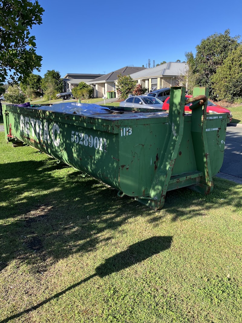 Retrac Skips Gold Coast rubbish removal work in Arundel