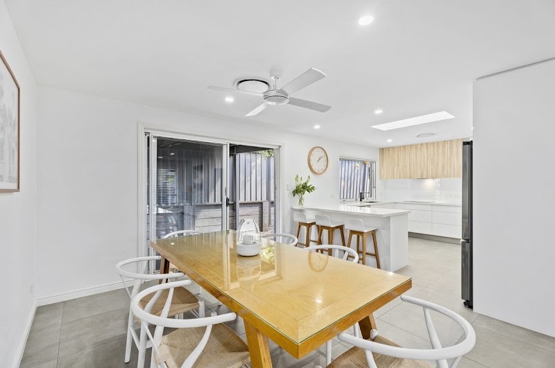 South Coast Glass & Mirrors glass & glazier work in Burleigh Heads