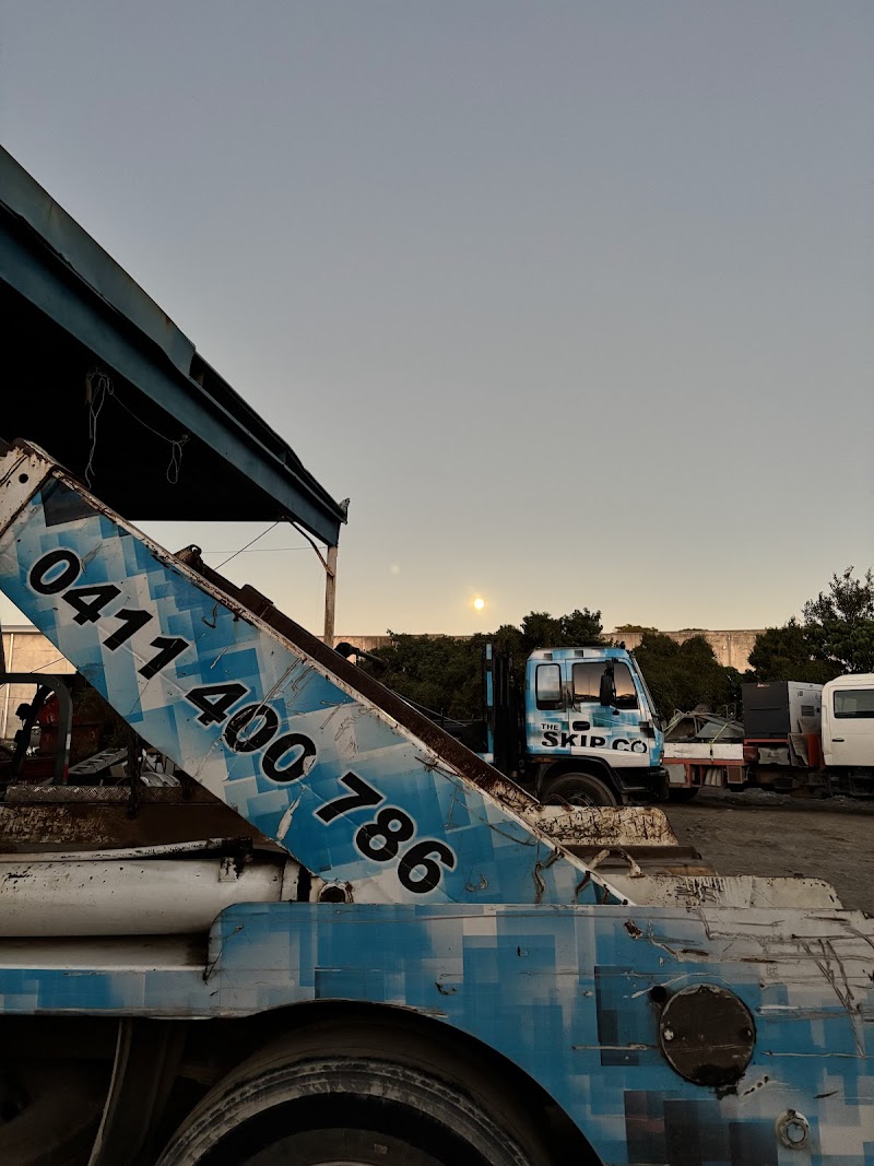The Skip Co rubbish removal work in Molendinar