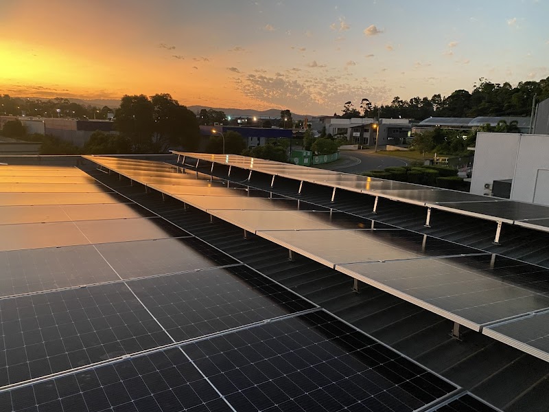 Universe Solar solar panel installation work in Ashmore